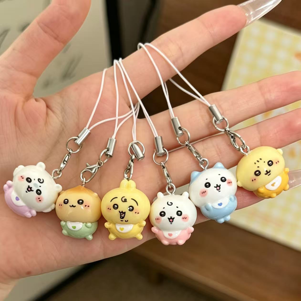 Resin Art Keychain - Kawaii Miniatur-Harzanhänger Niedliches Baby-Outfit Usagi Hachiware